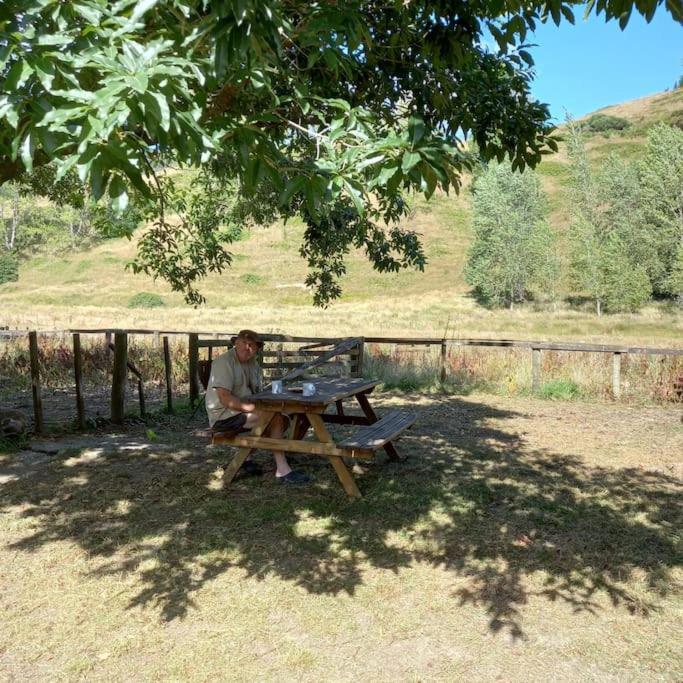 Appartamento Rustic Woolshed Owen River Esterno foto